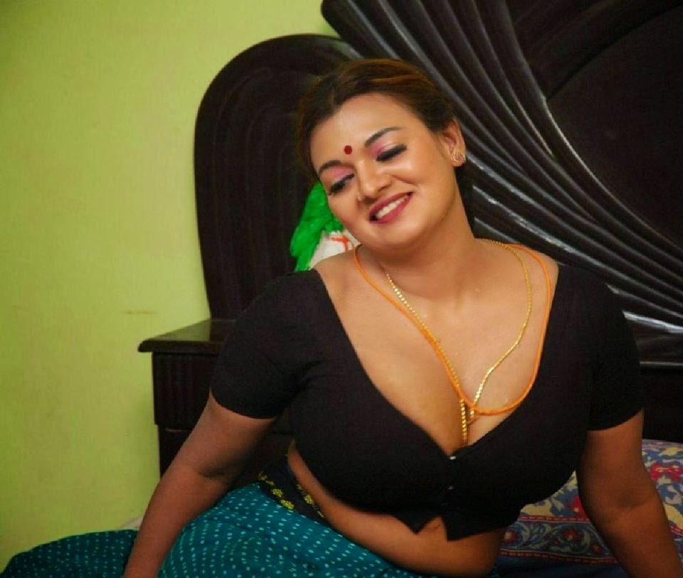 girls the only one naked porno milf 30s
